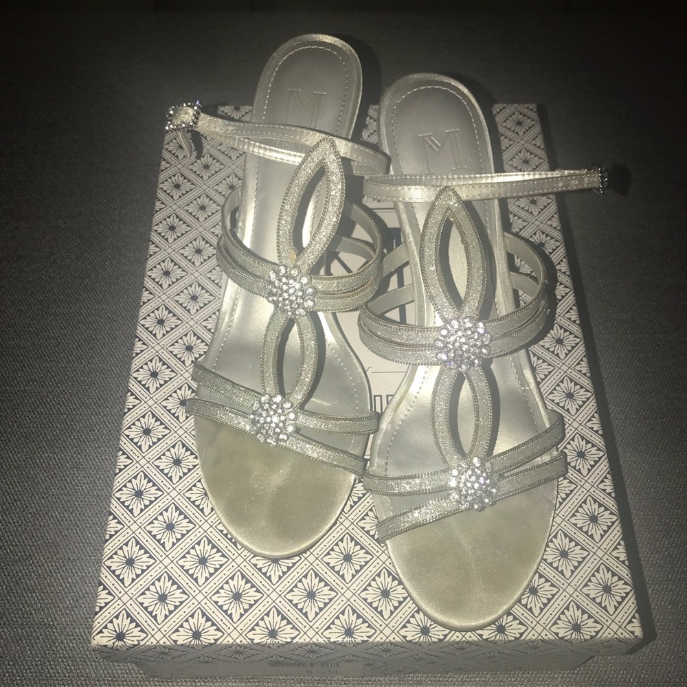 Marinelli heals size 8 gently used